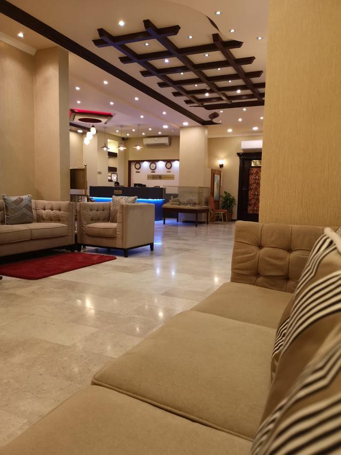 巴赫莱公寓酒店 Bahlāʼ 外观 照片